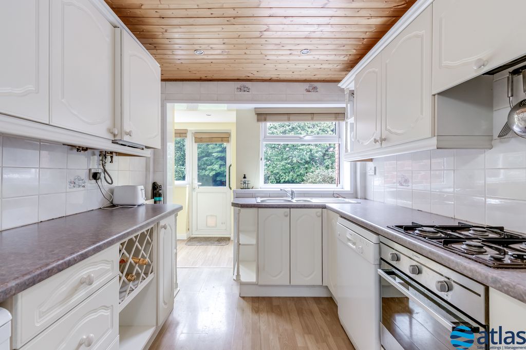 Property photo 3 of 26 Kitchen