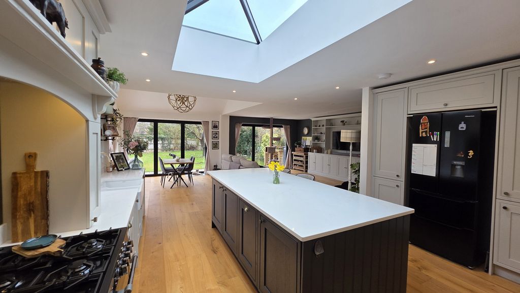 Property photo 1 of 35