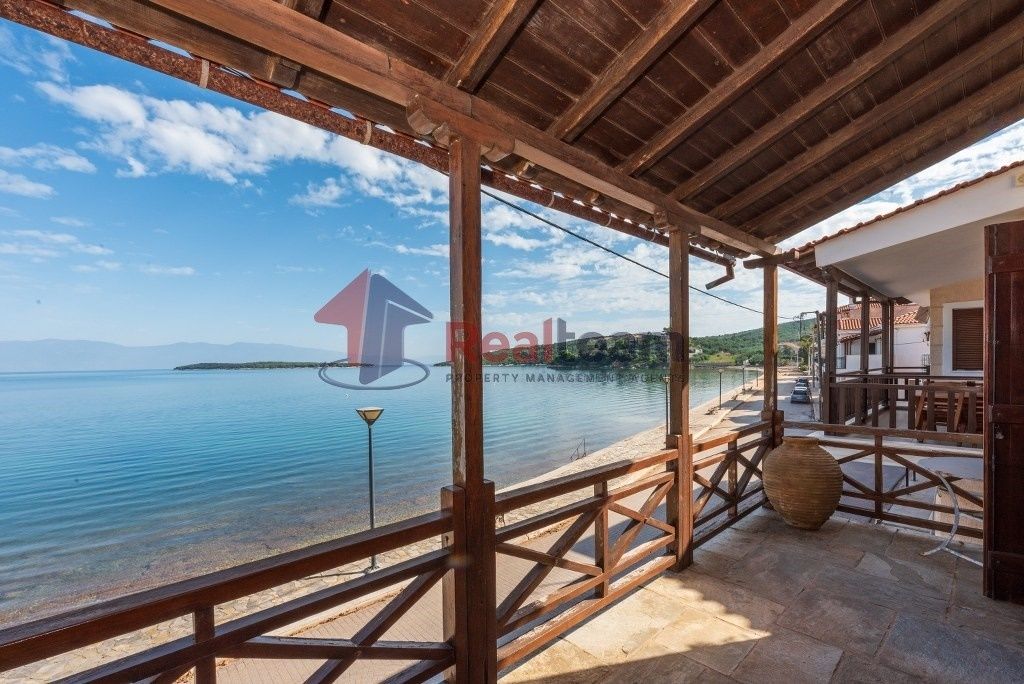 Property photo 1 of 25