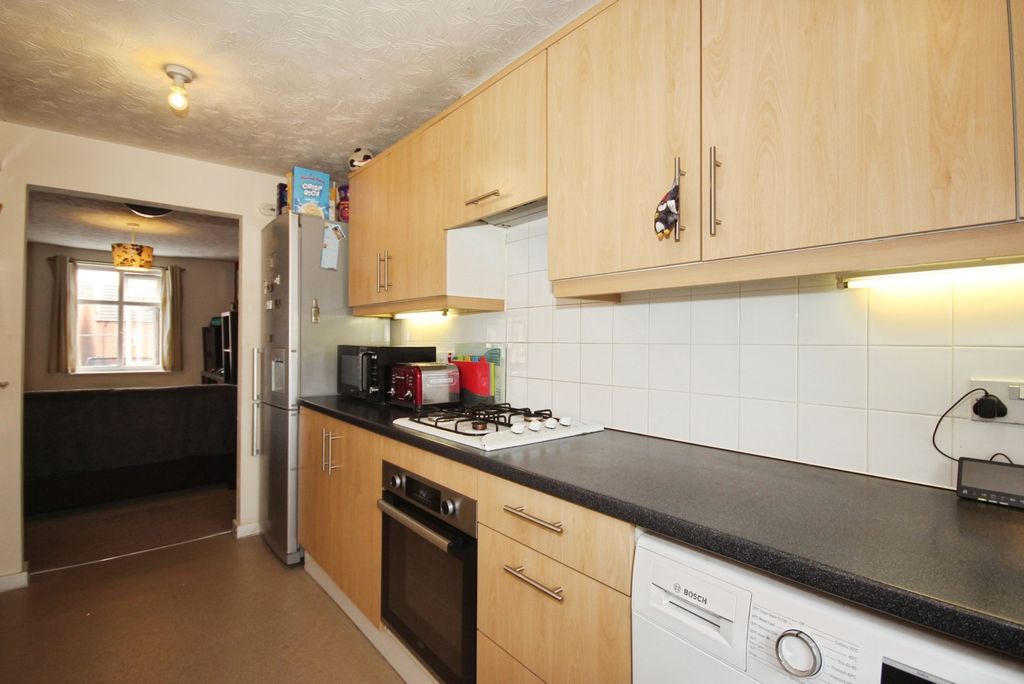 Property photo 3 of 16 Kitchen