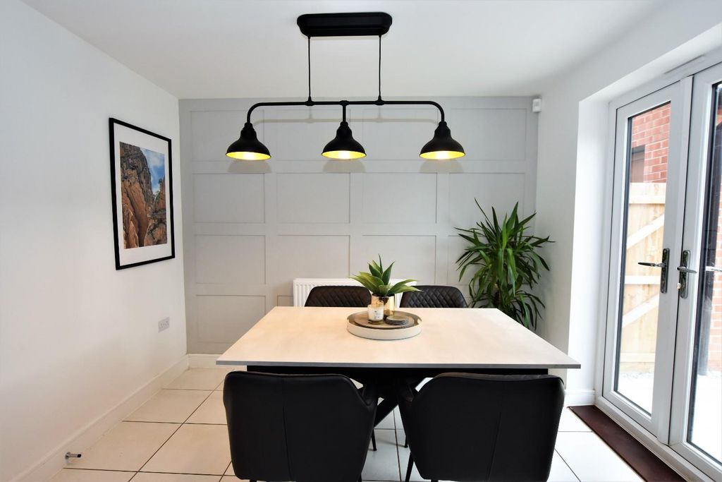 Property photo 3 of 19 Dining Area.Jpg