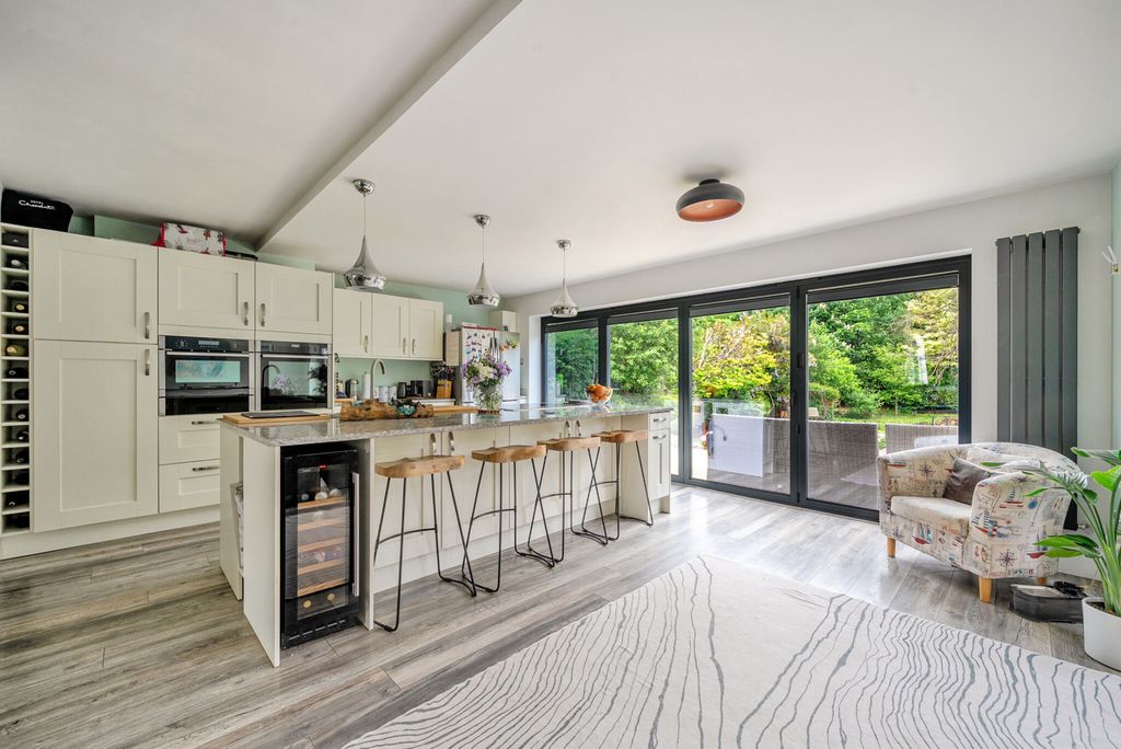 Property photo 2 of 26 1290957-13-6825F4...
