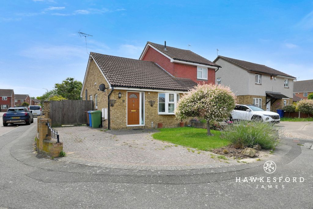 Property photo 1 of 10 Hambrook Walk, Sittingbourne - Front Aspect
