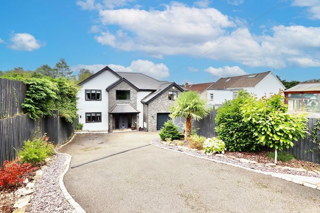 Property photo 1 of 68