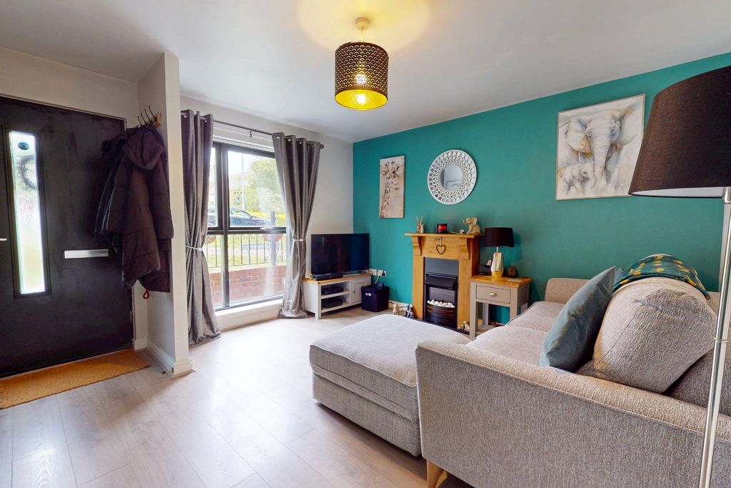 Property photo 2 of 17 5139983
