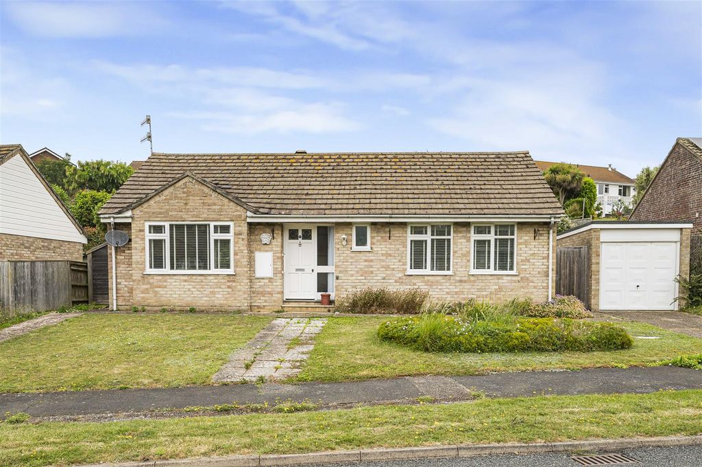 Property photo 1 of 20 Front