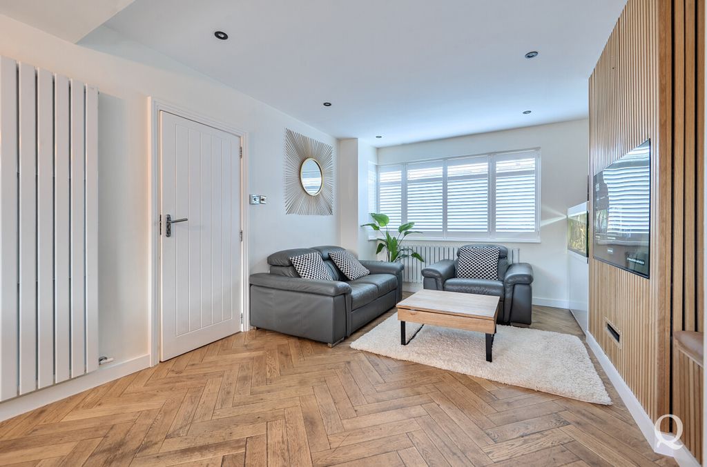 Property photo 2 of 21 364F48A6-Bcd4-401...