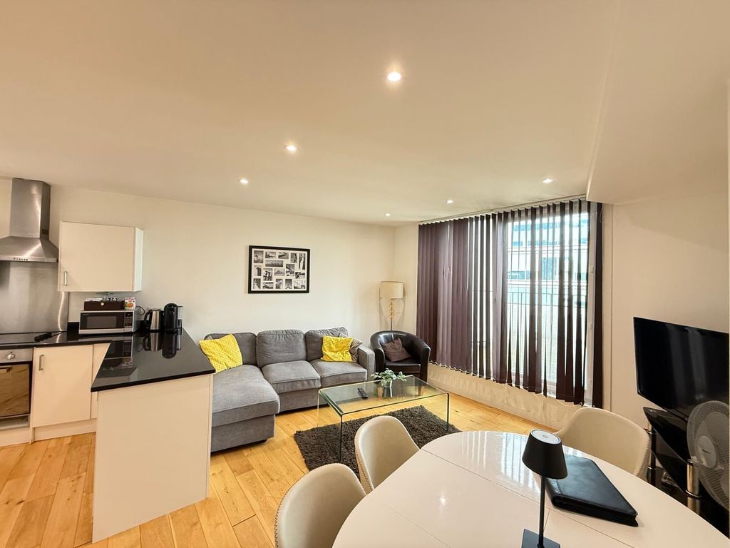 Property photo 3 of 12