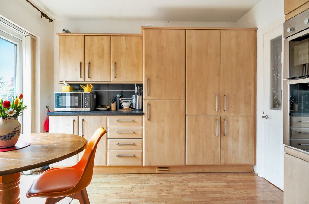 Property photo 3 of 17 1465638-7-6A0Dd3E...