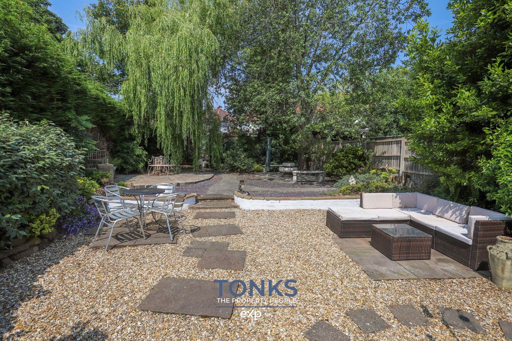 Property photo 2 of 22