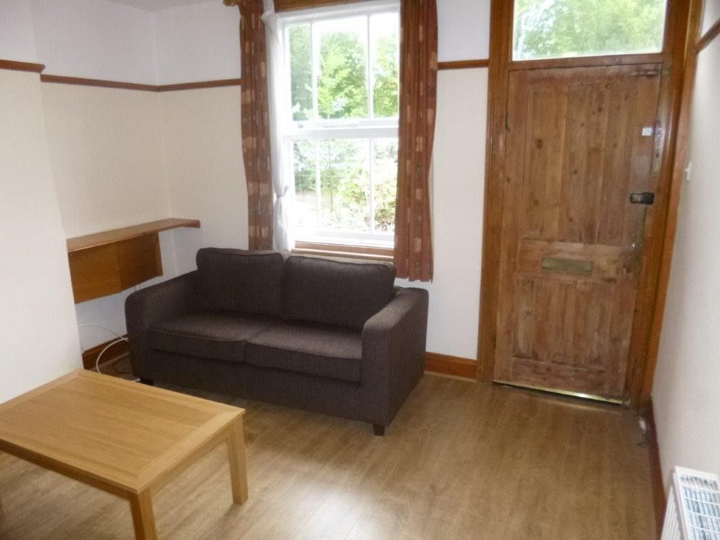 Property photo 3 of 12 (Main)