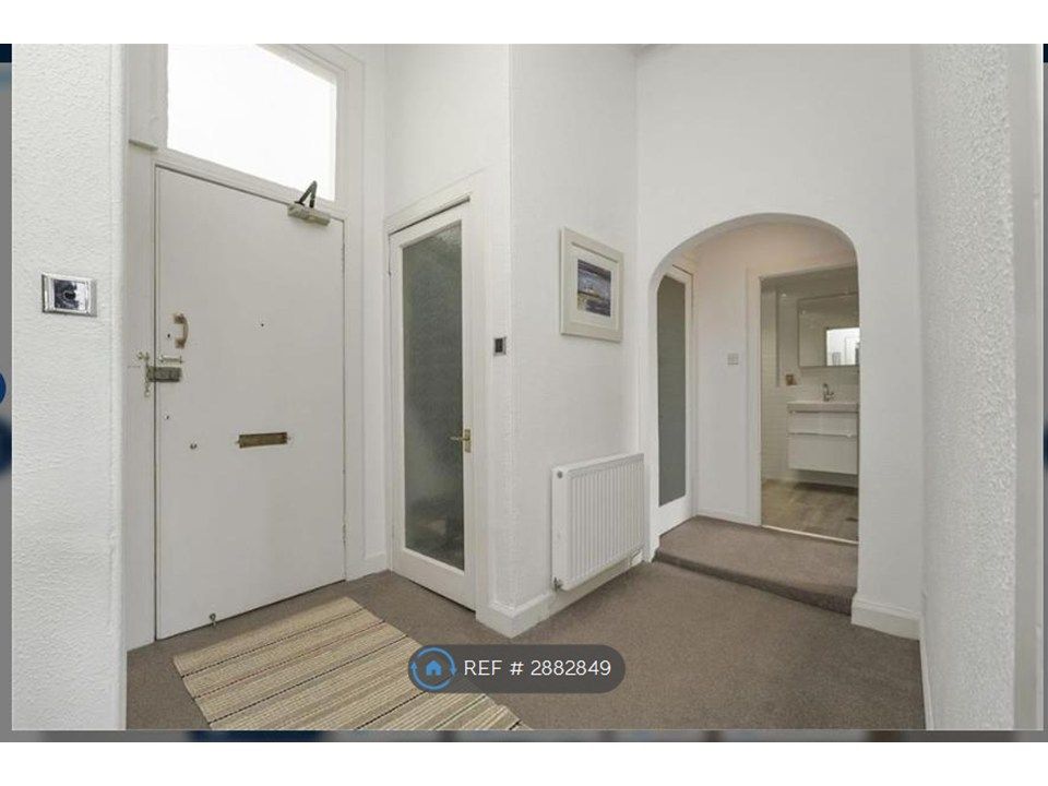 Property photo 2 of 6 Hall
