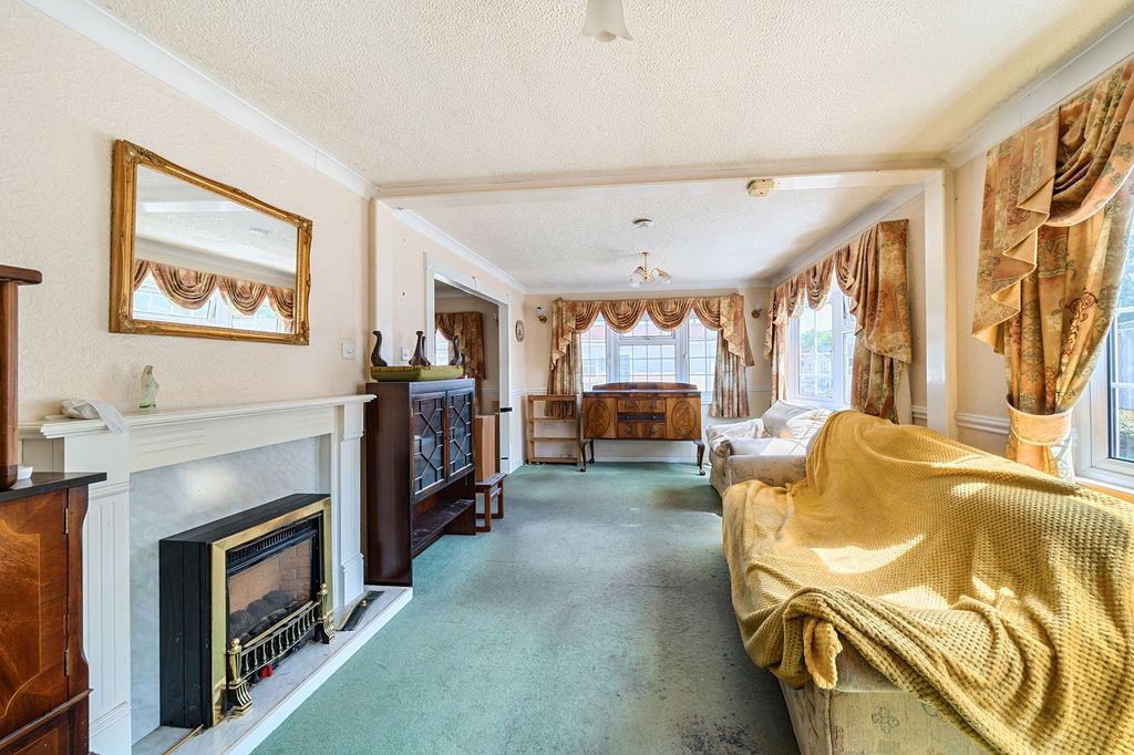 Property photo 2 of 18