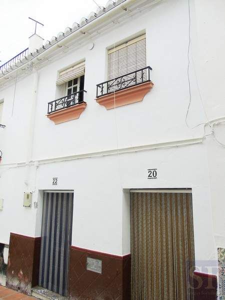 Property photo 1 of 20