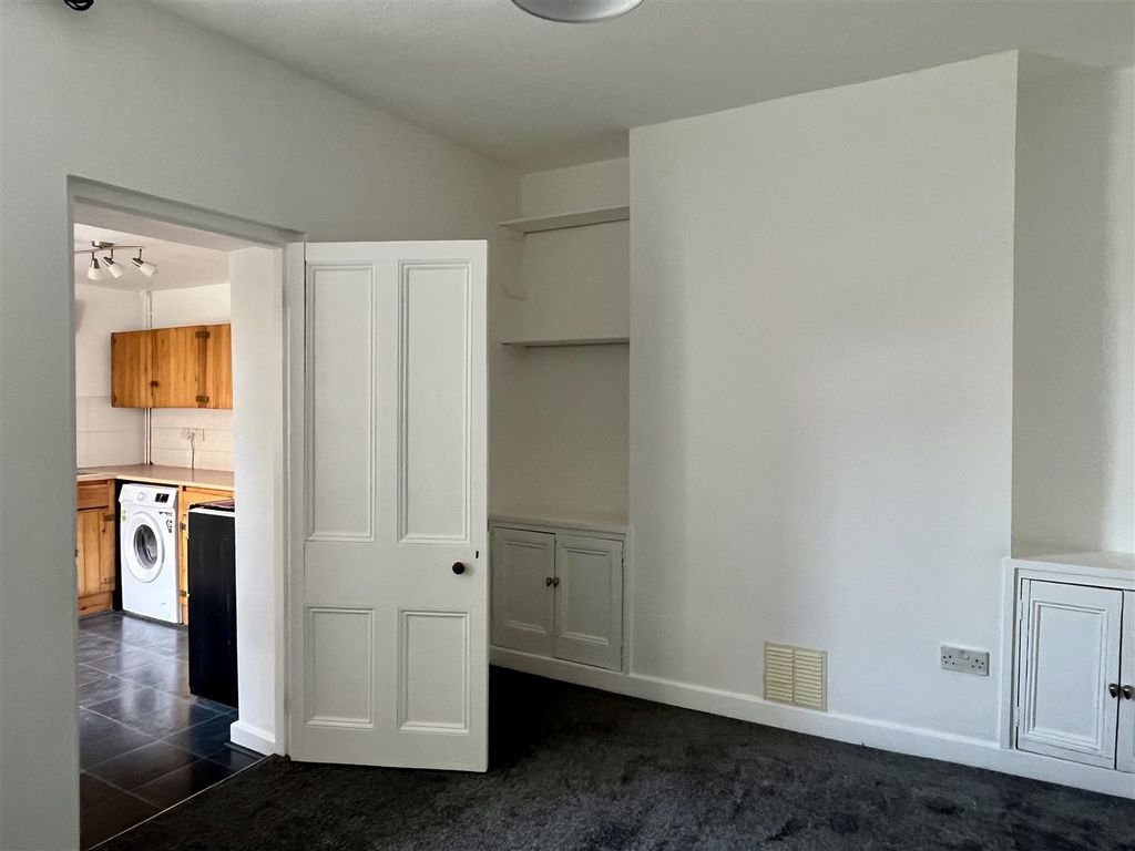 Property photo 3 of 14 Second Reception