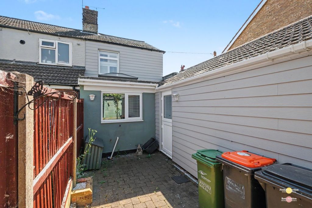 Property photo 2 of 13