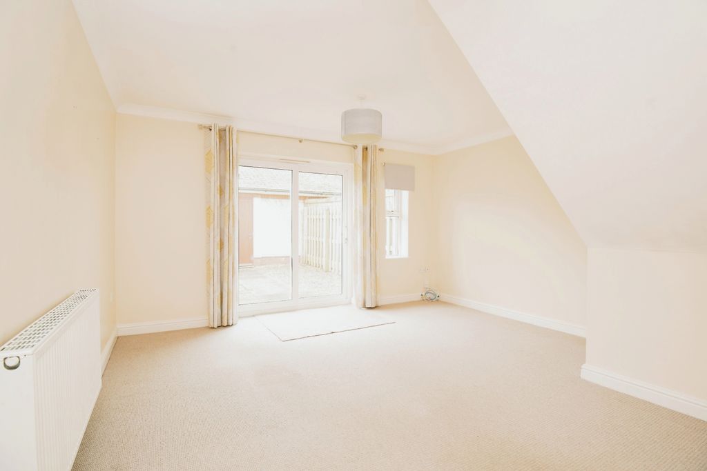 Property photo 2 of 9 2