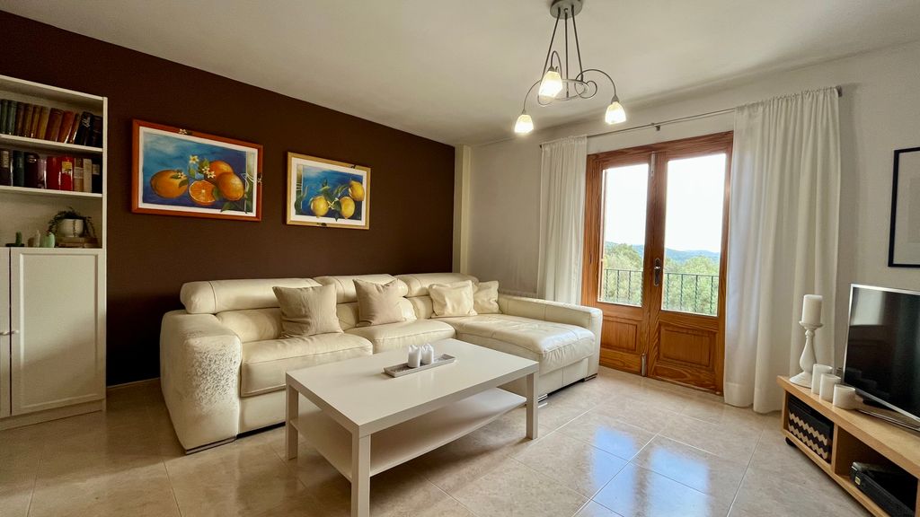 Property photo 1 of 12 001.Jpg