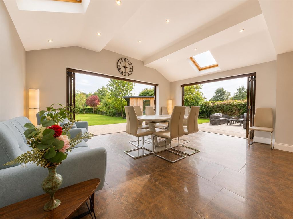 Property photo 3 of 50 0F891192-A7F6-47C9-Aec9-9Fe13A8Aba3C.Png