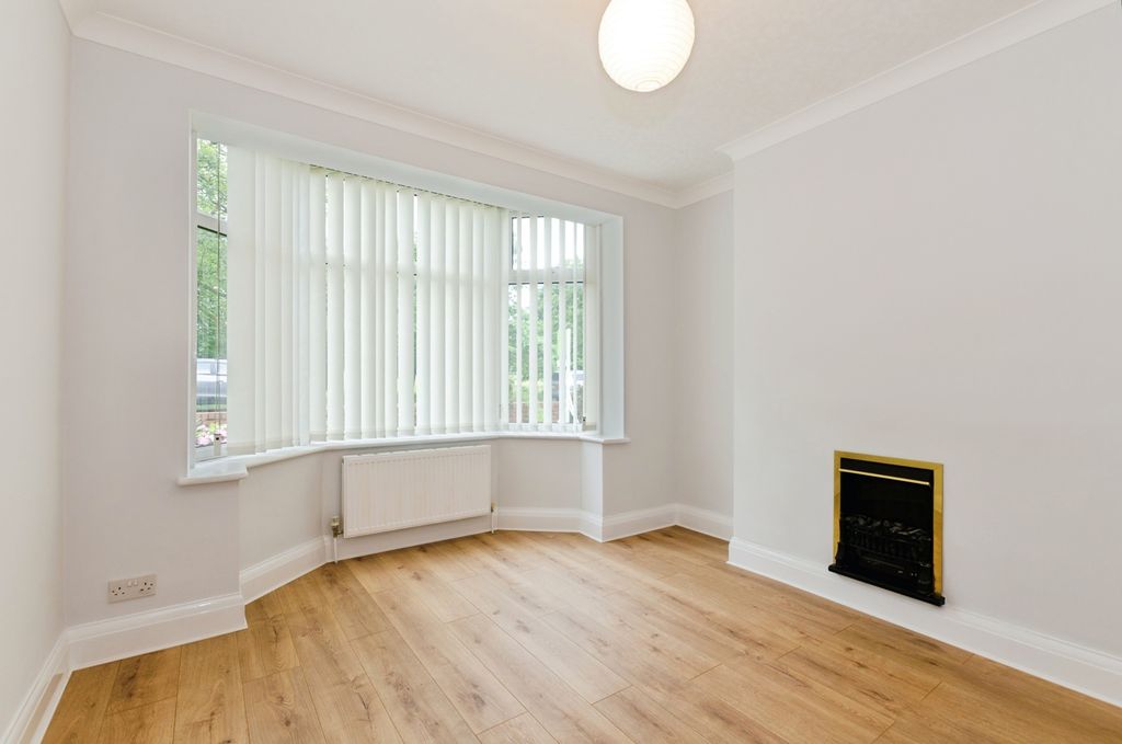 Property photo 3 of 17 Photo