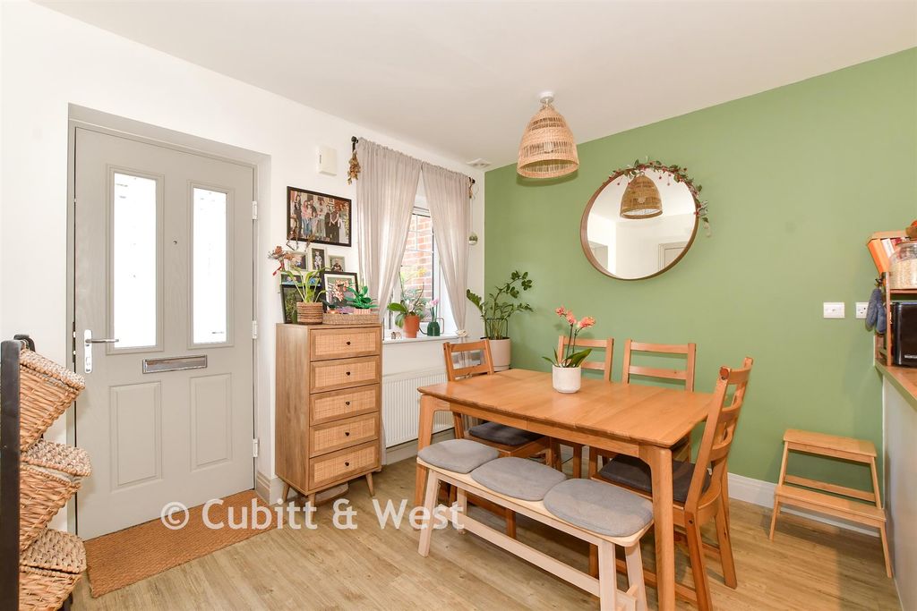 Property photo 1 of 16 Kitchen/ Dining Room