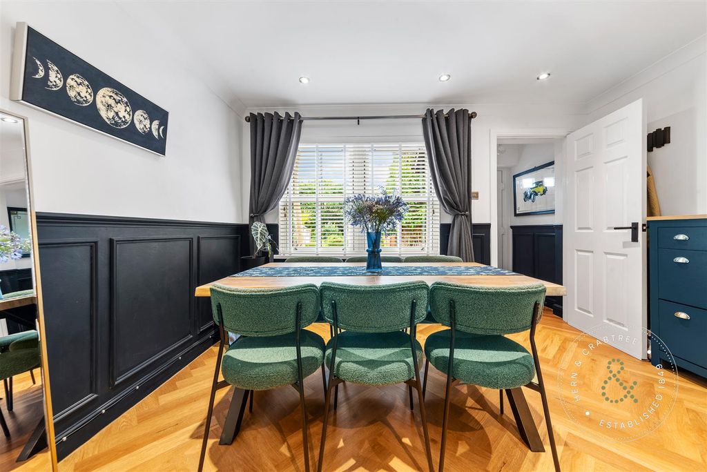 Property photo 3 of 35 Hollybush-Road-13.Jpg