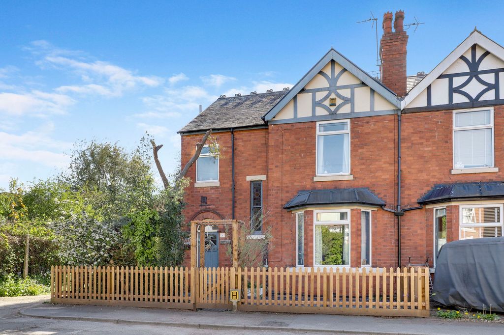 Property photo 1 of 33