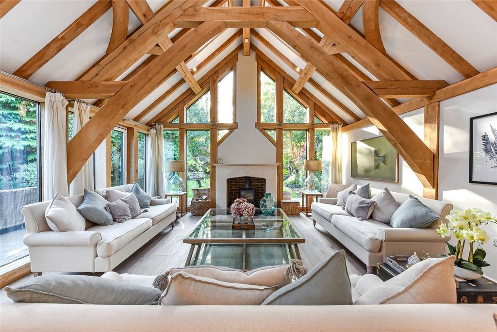 Property photo 2 of 18 Sitting Room