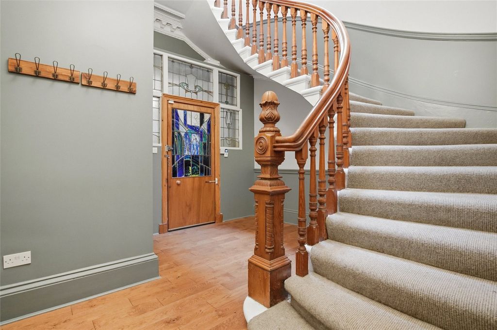 Property photo 3 of 15 Entrance Hall