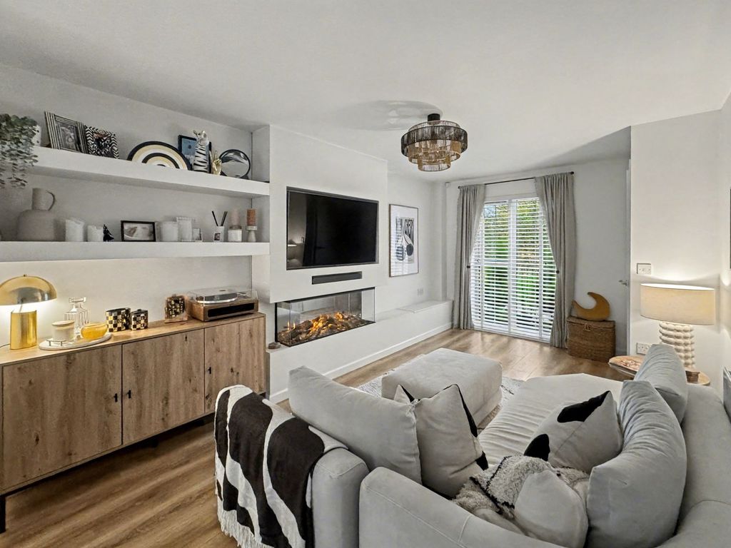 Property photo 2 of 20