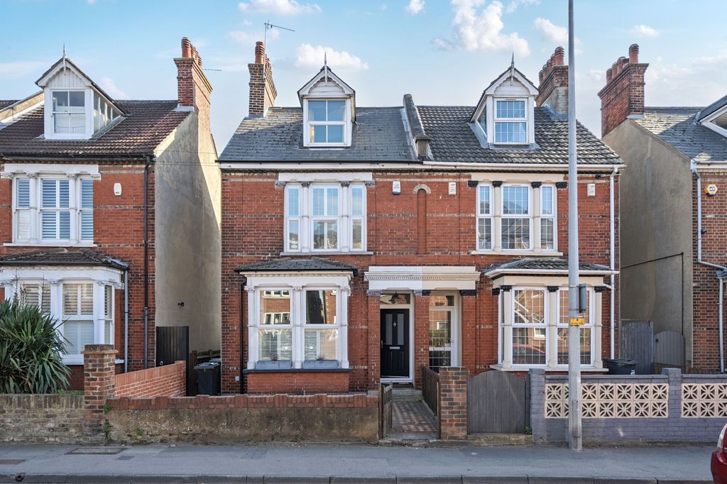 Property photo 1 of 19 External