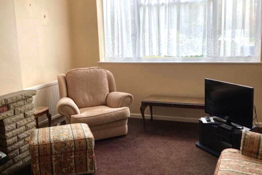 Property photo 2 of 7