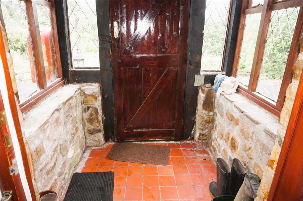 Property photo 3 of 26 Reception Porch :