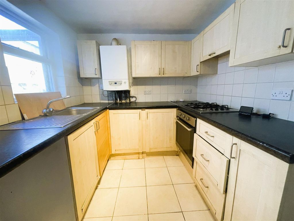 Property photo 2 of 6