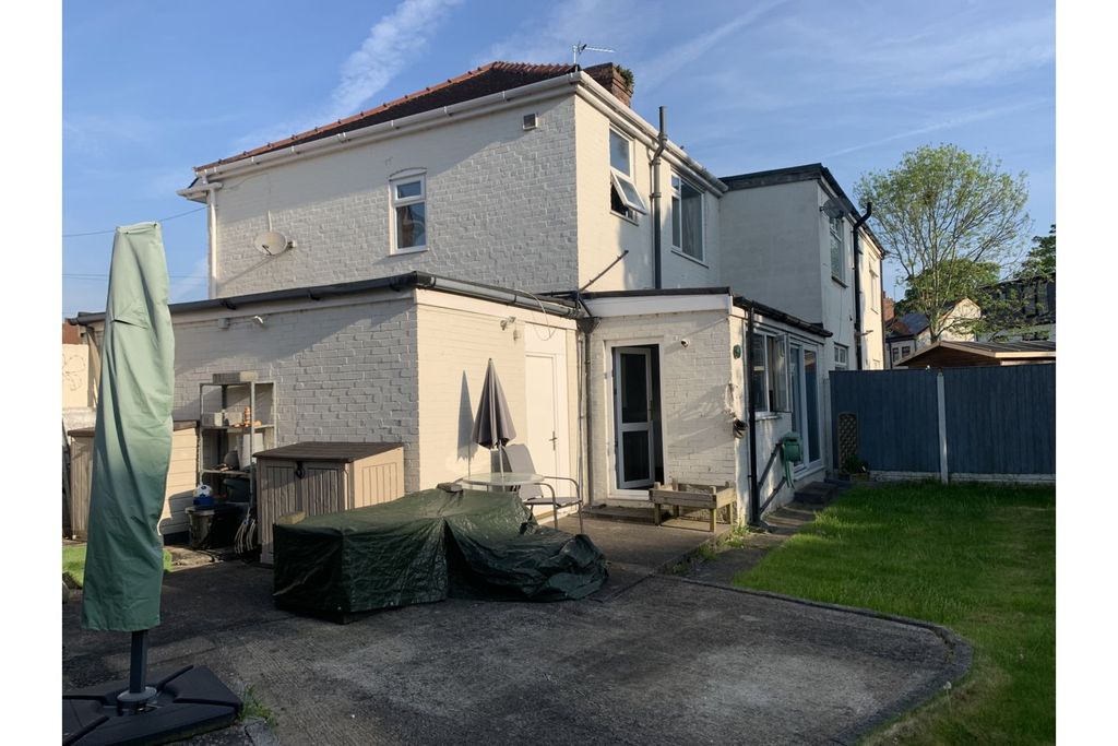Property photo 2 of 30