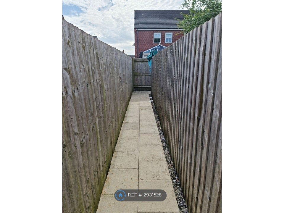 Property photo 2 of 31