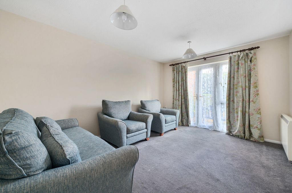 Property photo 3 of 14 1333497-14-688A53...