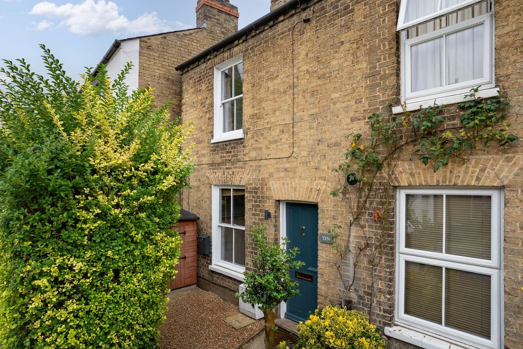 Property photo 2 of 24