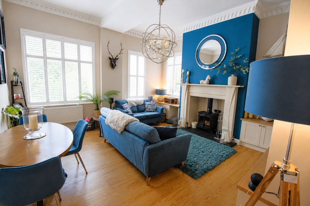 Property photo 3 of 47 Gallery