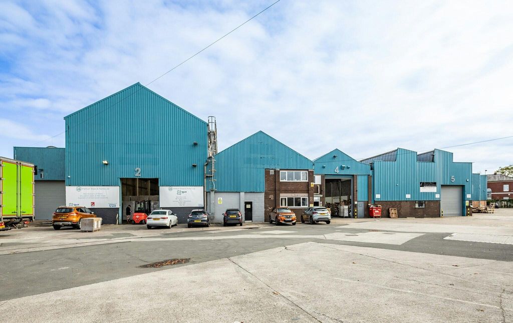 Property photo 1 of 5 Bewsey-Rd-Warrington-Primary-Photo-1-Largehighdefinition.Jpg