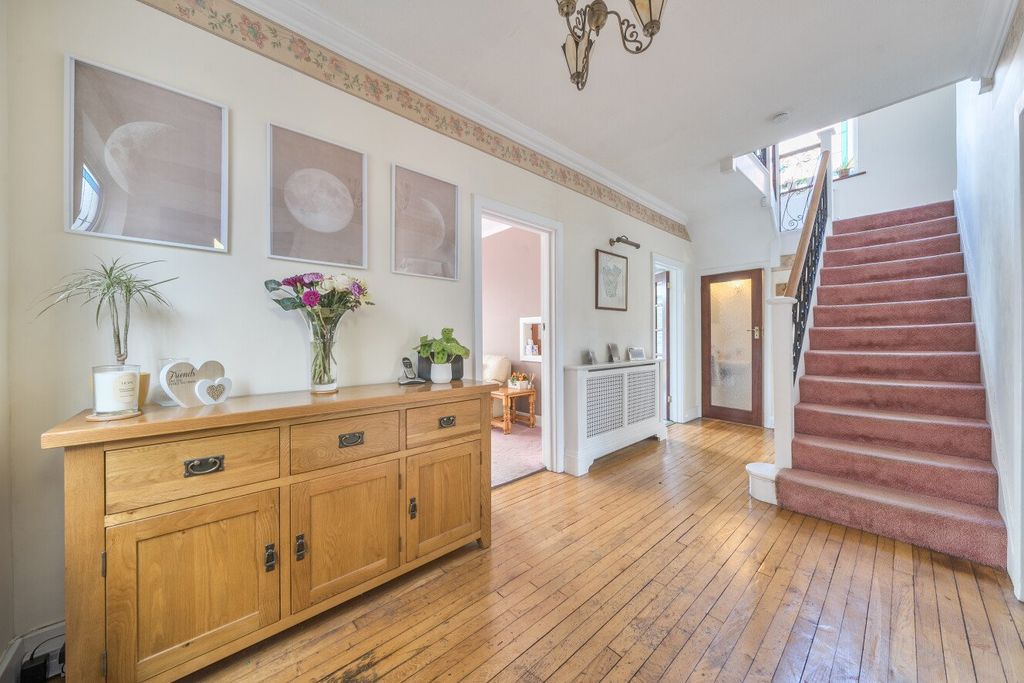 Property photo 2 of 20 Picture No. 16