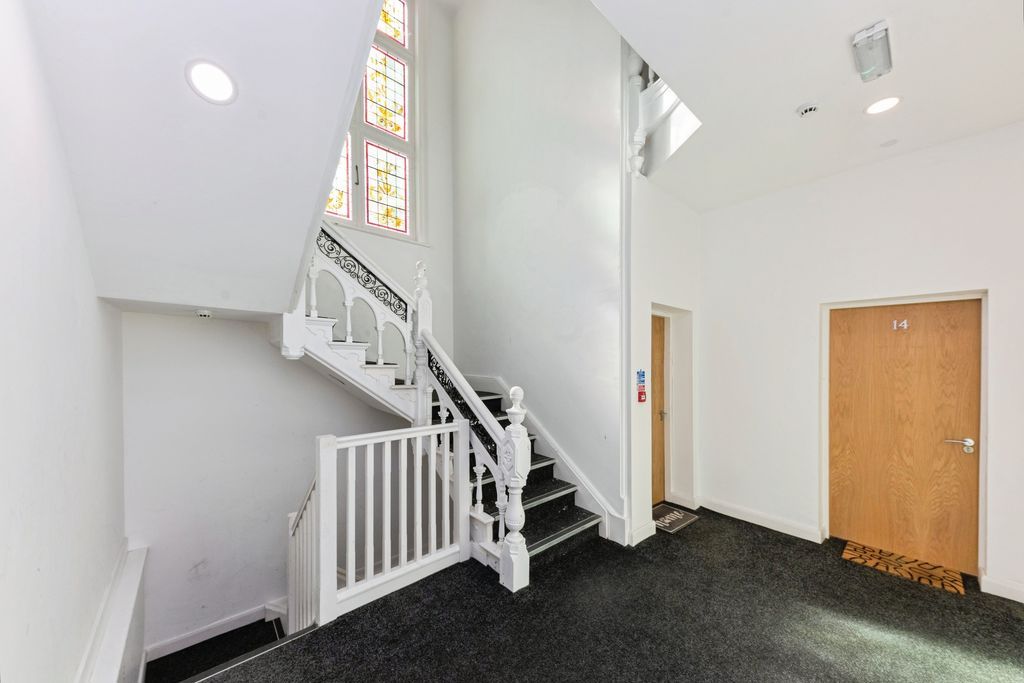 Additional image 11 of 2 bed flat for saleGrimsby Road, Cleethorpes DN35