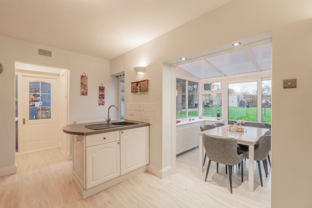 Property photo 2 of 34 4765913