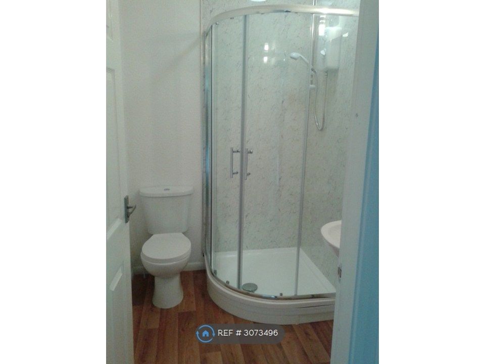 Property photo 3 of 6 Bathroom