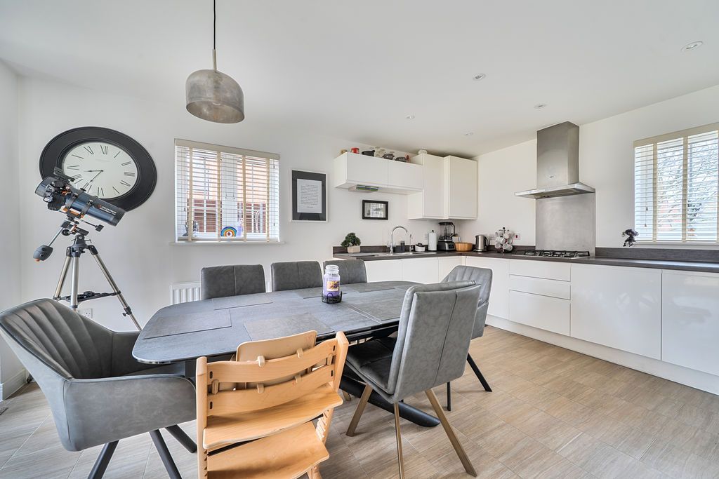 Property photo 2 of 21 Kitchen/Diner