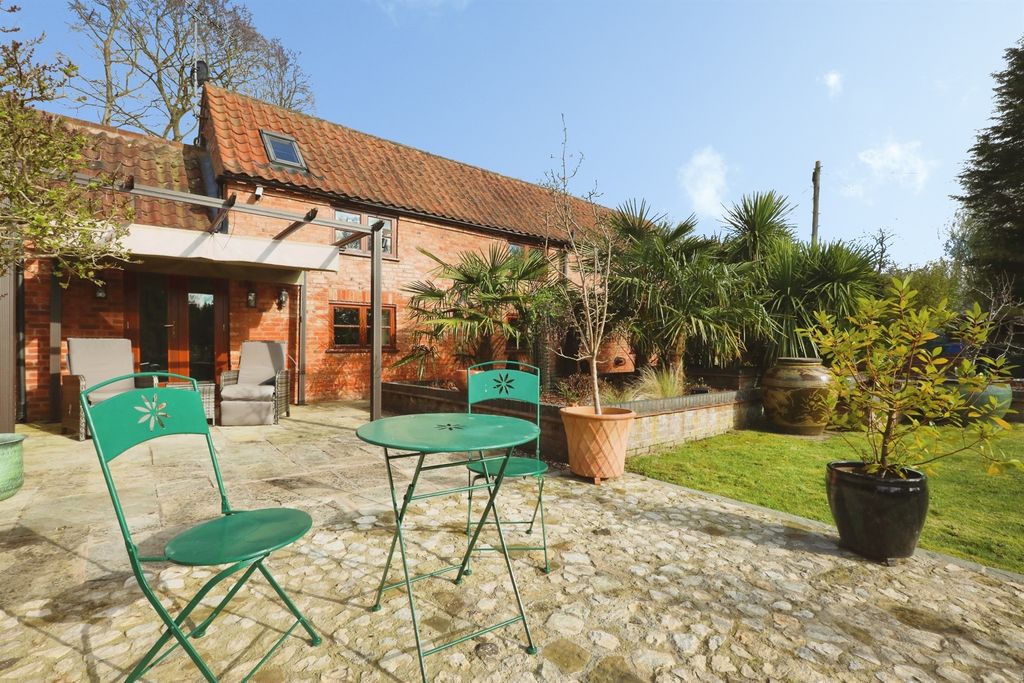 Property photo 2 of 15