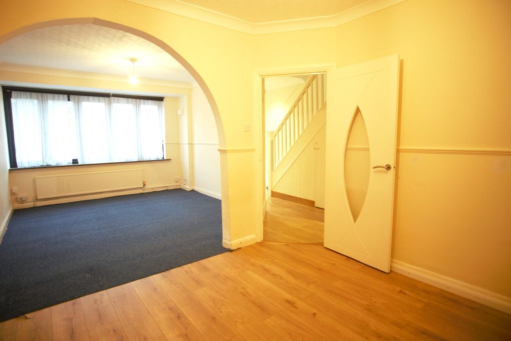 Property photo 2 of 24