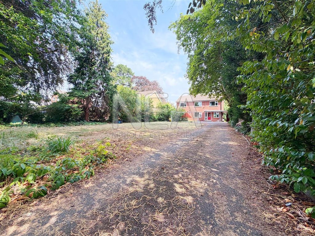 Property photo 1 of 25 Front