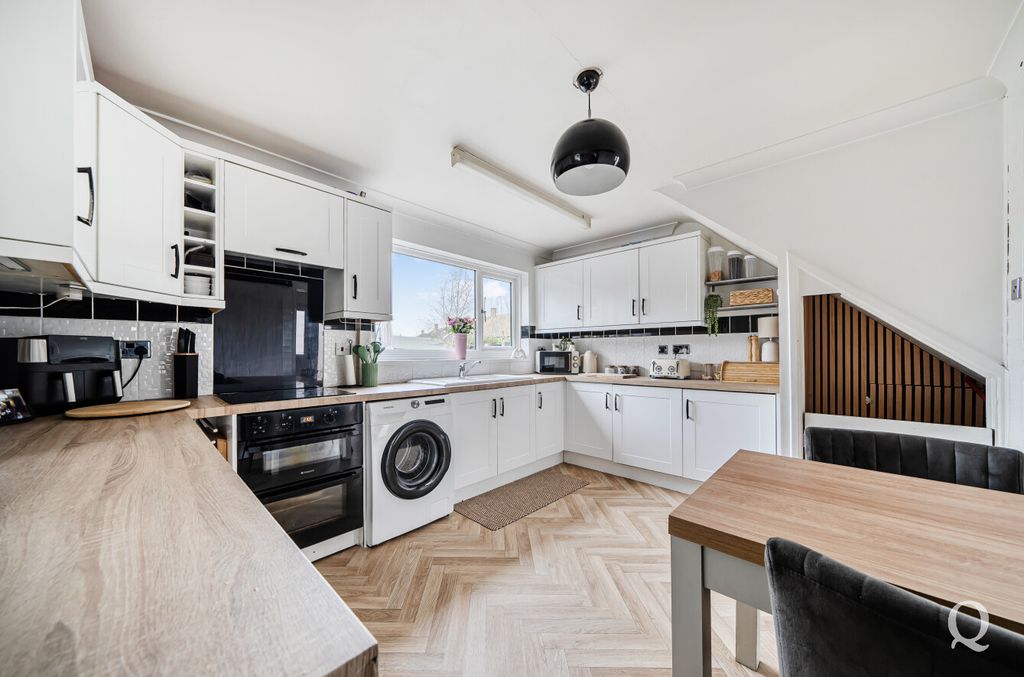 Property photo 1 of 24 89126A95-160F-469...