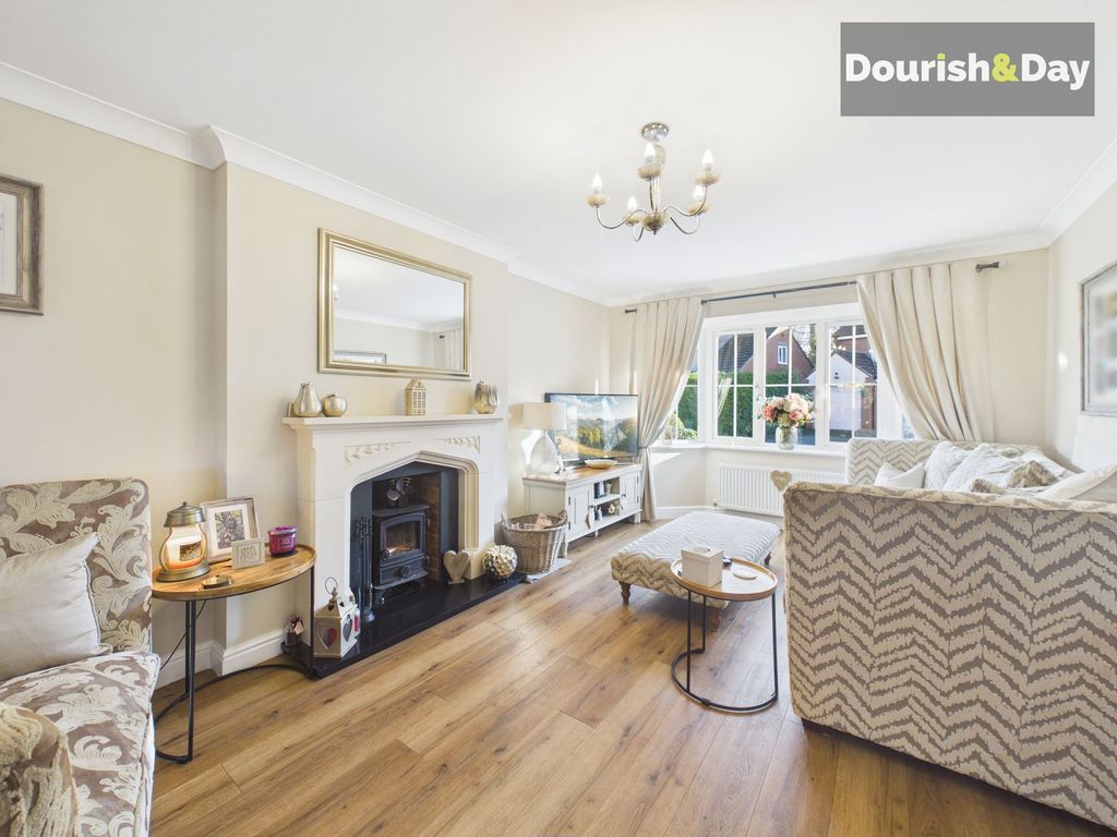 Property photo 2 of 27